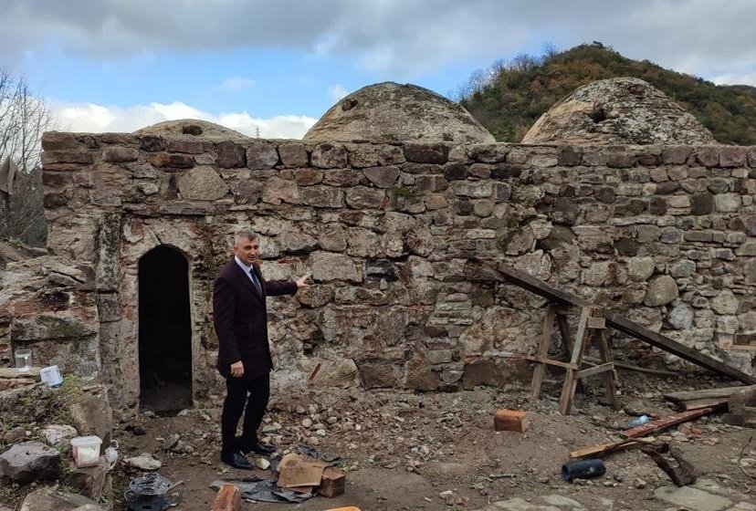 Yukarı Ulaşlı’daki TarihÎ Osmanlı Hamamın Restorasyonu Sürüyor