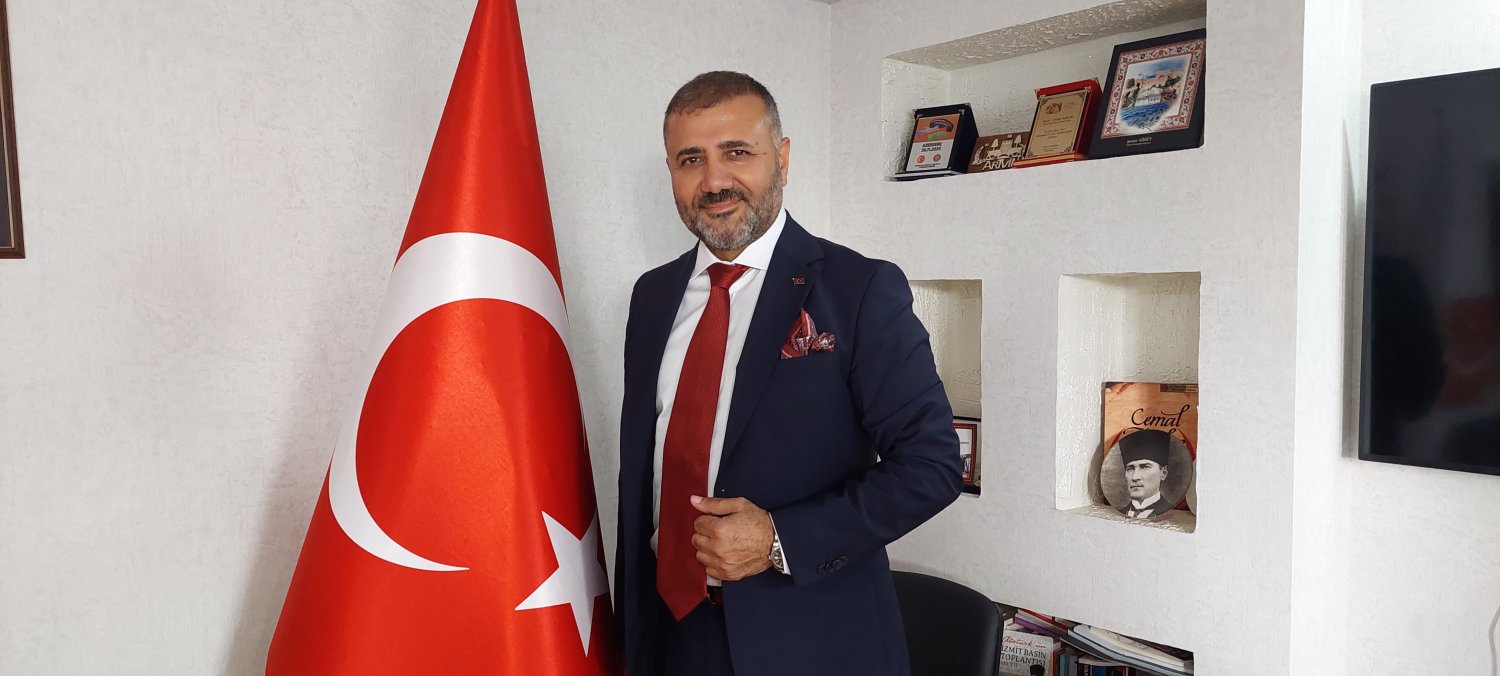 Yalçın Eldoğan İzmit'ten Aday Adaylığını Açıkladı
