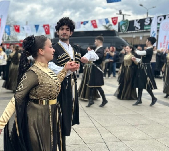 Kocaeli Nevruz'u Coşkuyla Kutladı !