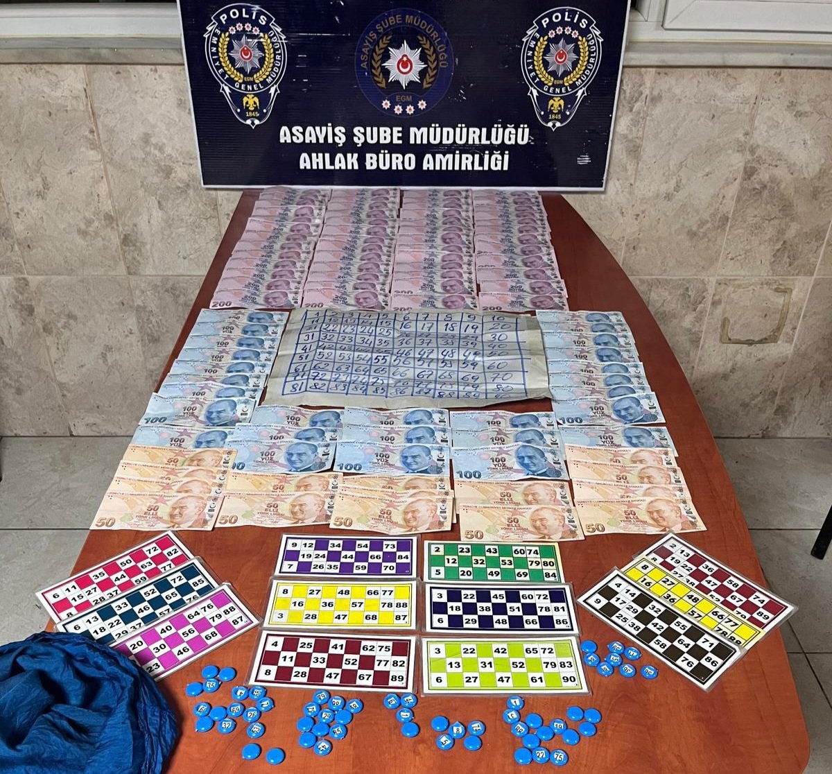 Kumar Oynayan 8 Kişiye Ceza! 