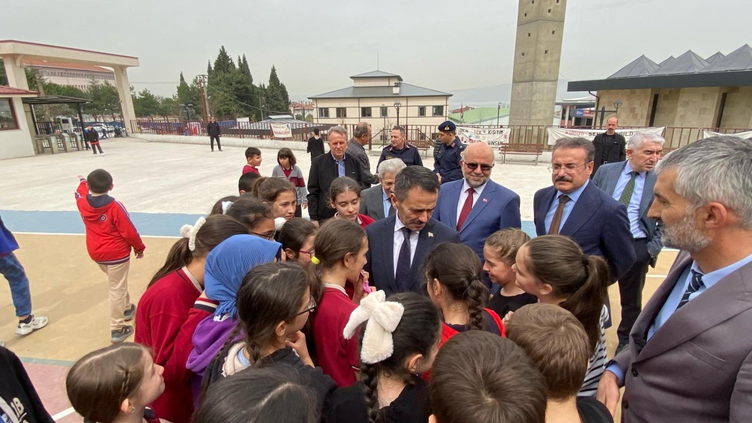 Vali Aktaş'tan Okullara Bayramlık Ziyaret