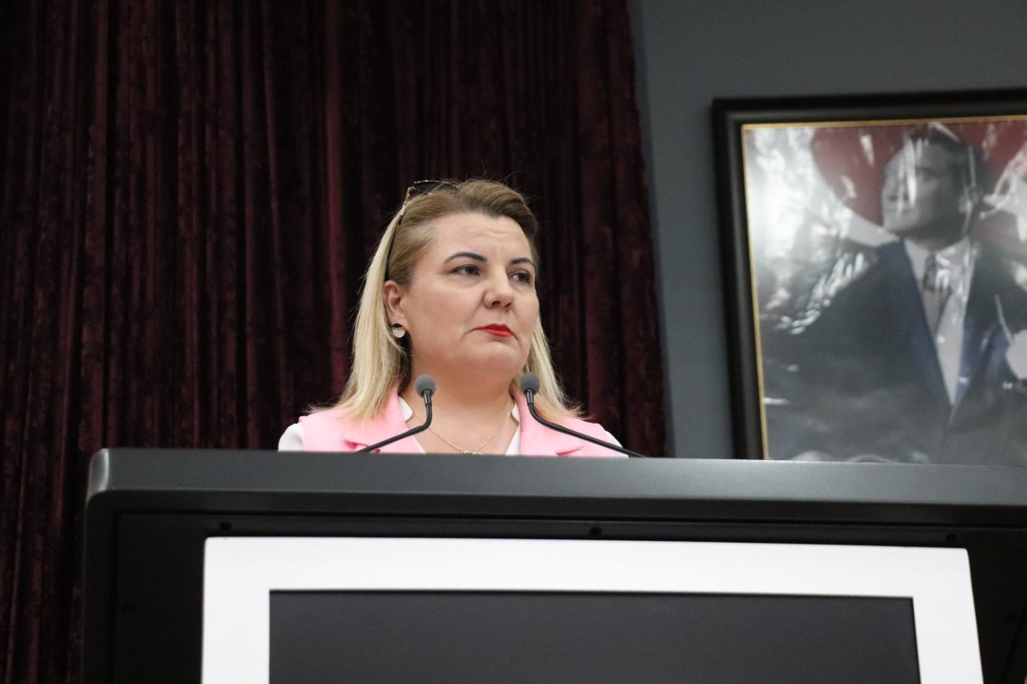 Hürriyet: Büyükşehirin Bütçe Açığı Eksi 1 Buçuk Milyarın Üzerinde!