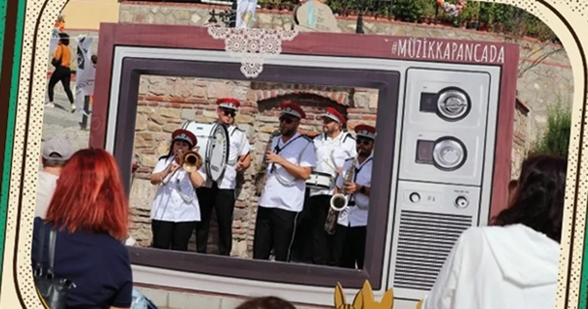 İzmit Belediyesi, Kapanca Sokak Festivali’ne Gönüllü Sanatçıları Bekliyor   