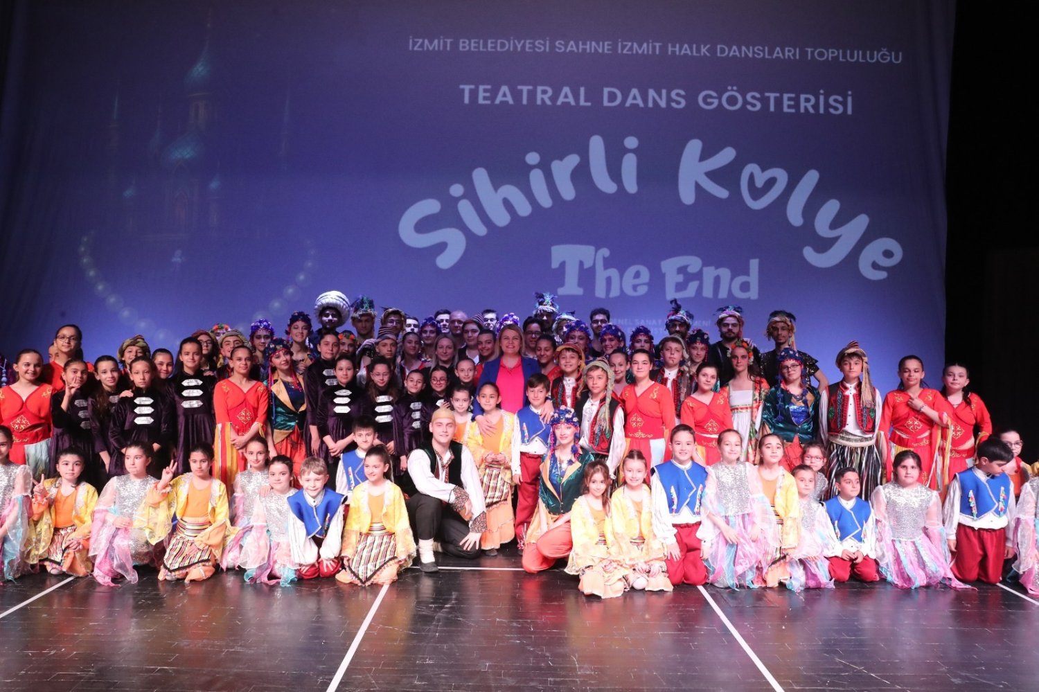 İzmit Belediyesi Sanat Akademisi’nin Yıldızları, Sihirli Kolye İle Parladı