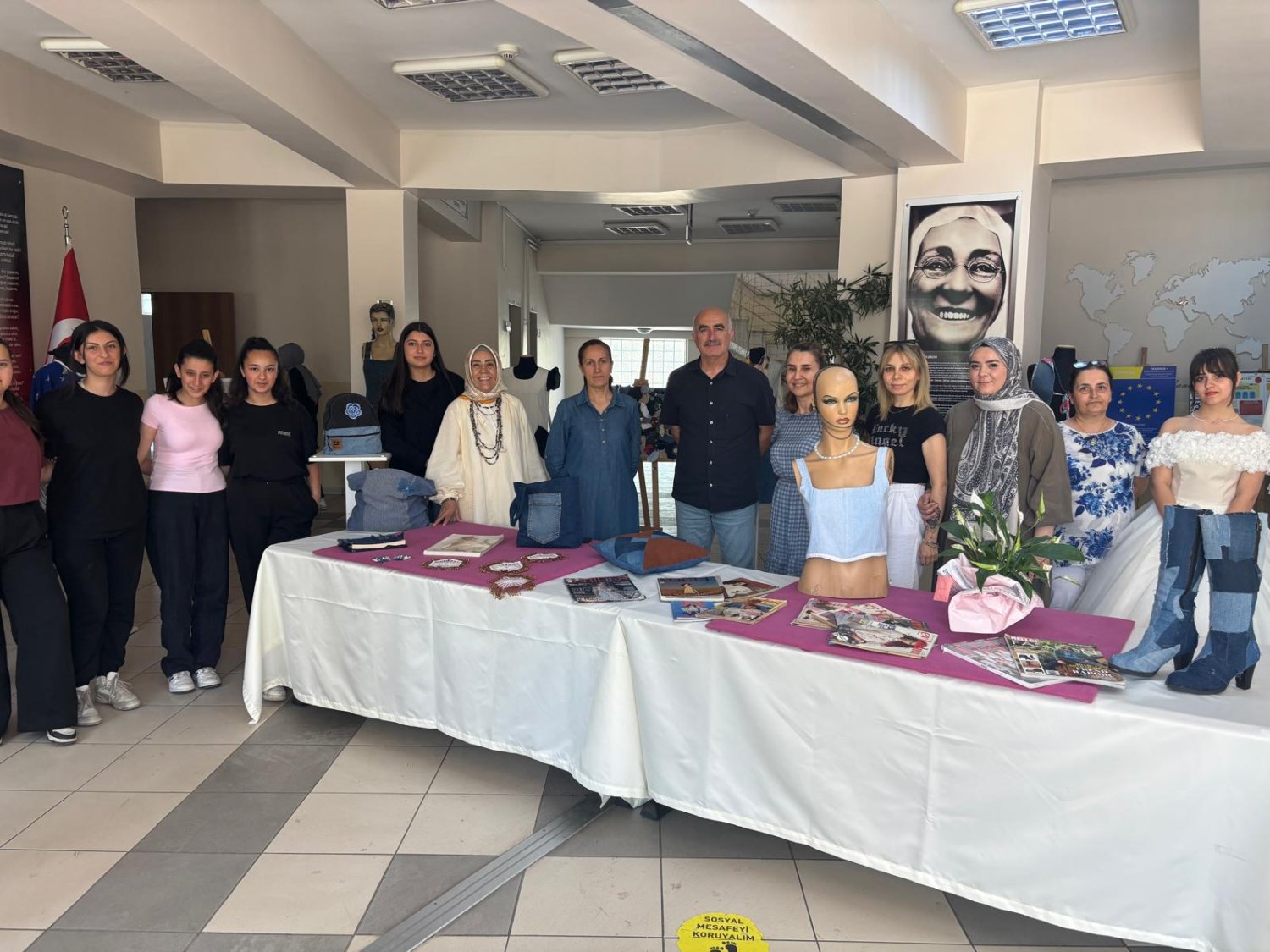 İzmit Zübeyde Hanım MTAL'den “Mucizevi Dönüşüm” Sergisi