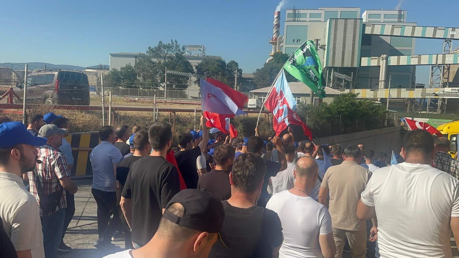 Petrol İş’ten Gölcük’te Çadır Kuran Harb İş’e Destek     Petrol İş Sendikası Kocaeli