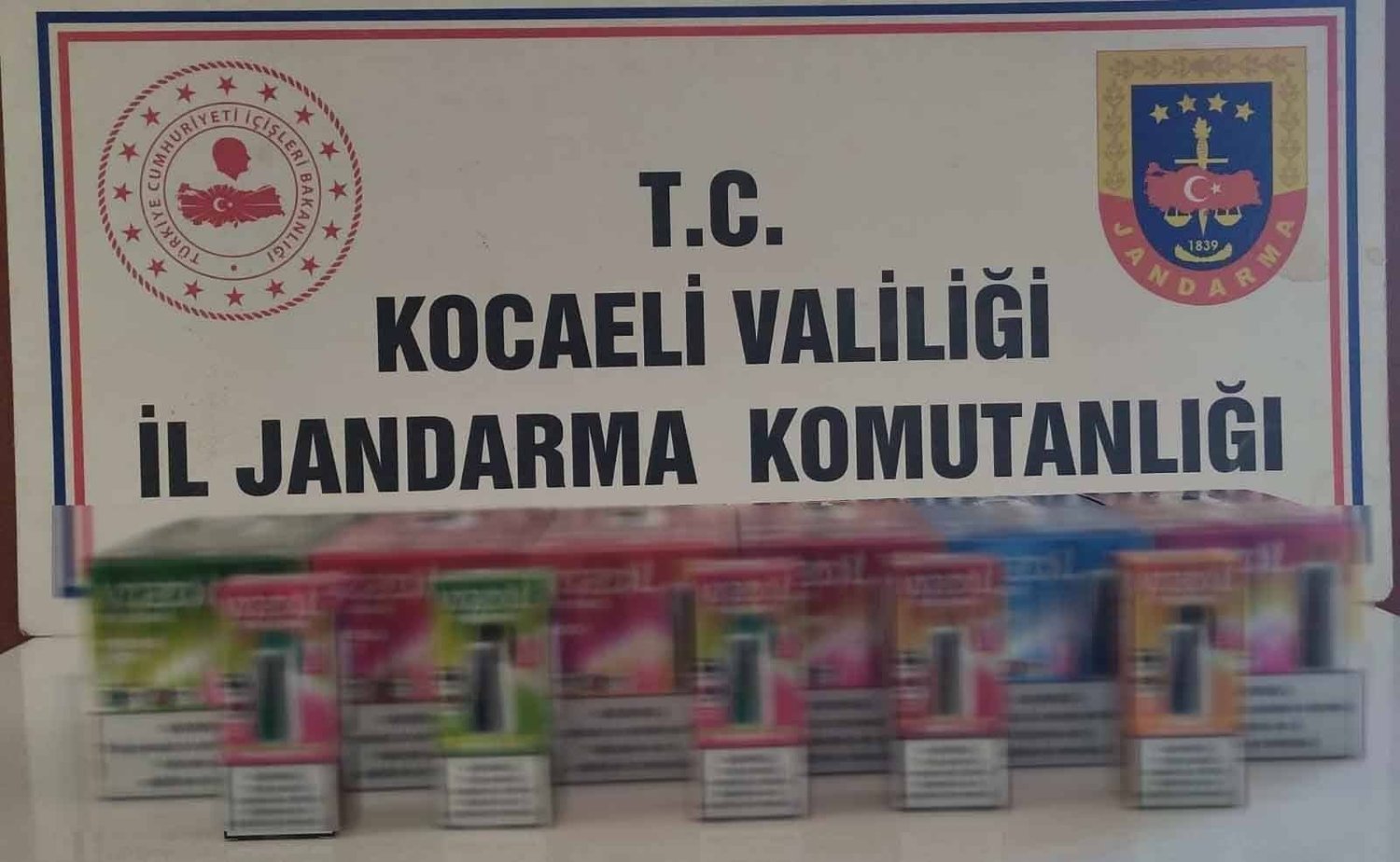 1.1 Milyon TL Değerinde Kaçak Ürün Ele Geçirildi