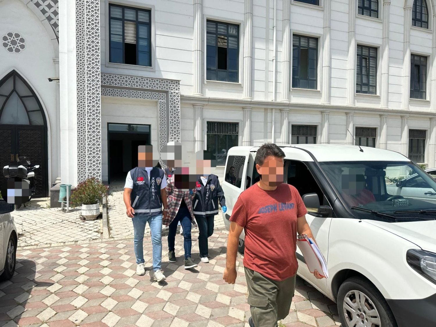 İzmit'teki 250 Bin Tl'lik Hırsızlık Olayının Şüphelileri Yakalandı