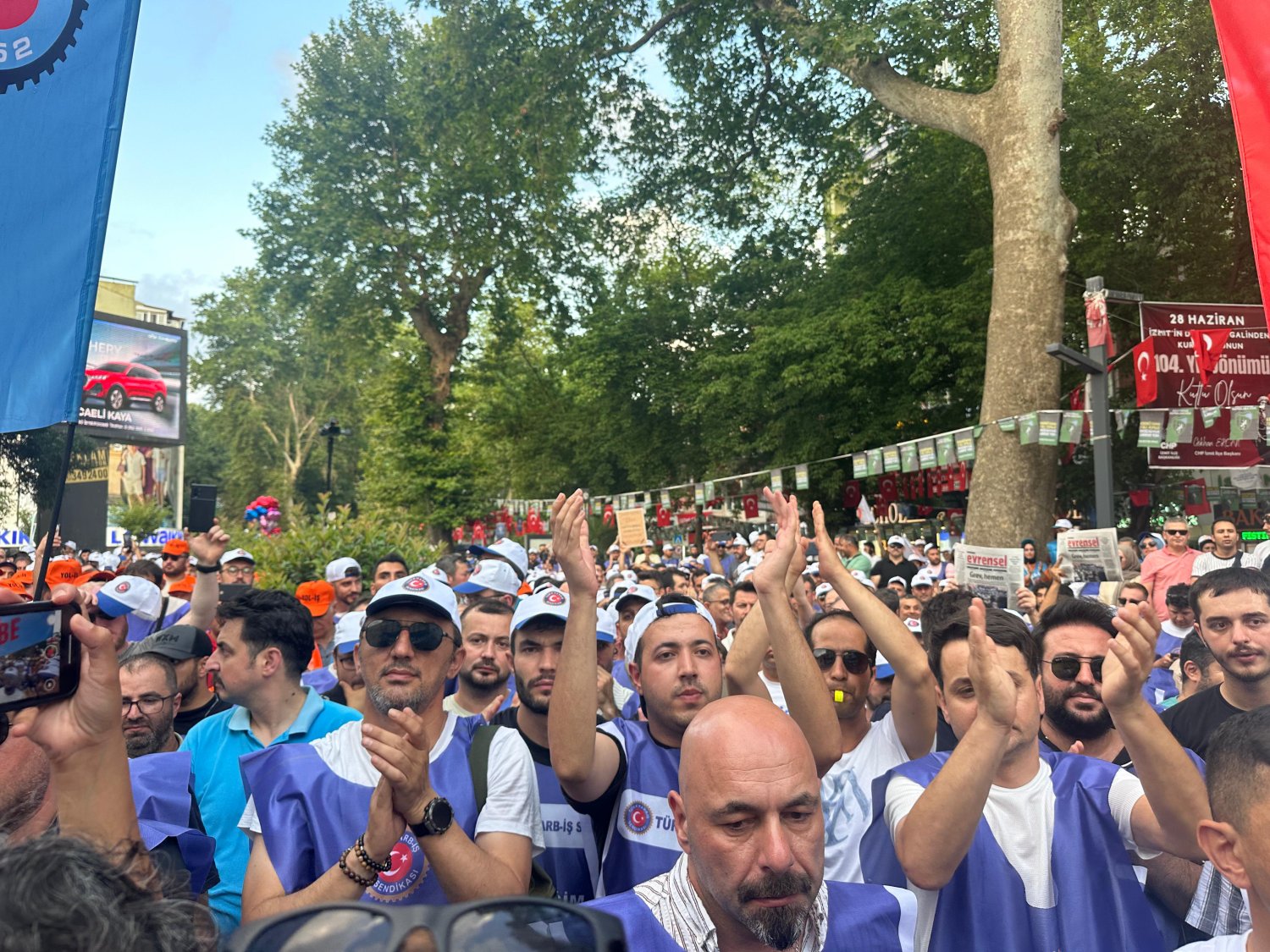 Toplu İş Sözleşmesi’nde Kriz Derinleşiyor: 3 Temmuz'da Ak Parti İl Binası Önündeyiz Çağrısı!