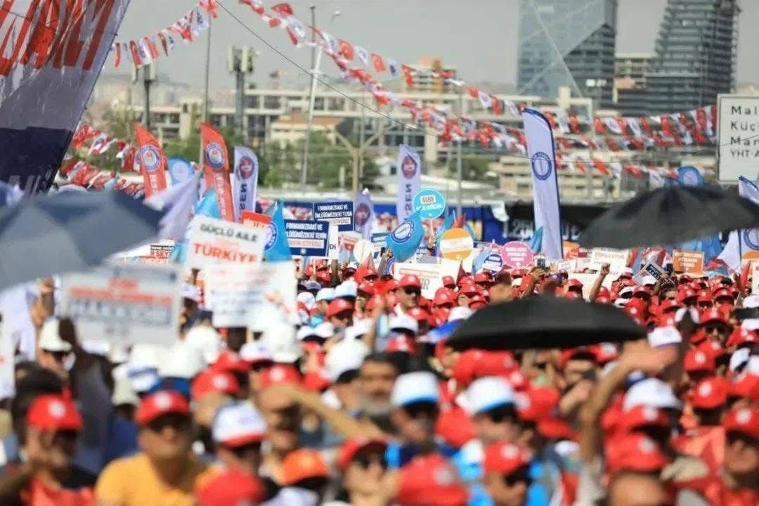 Hürriyetçi Eğitim Sen’den Hükümete: Zam Değil Sadaka Bu!
