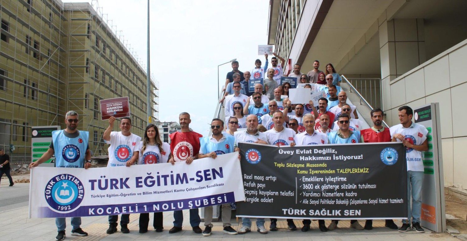 Kamu Çalışanları Kocaeli’de İş Bıraktı