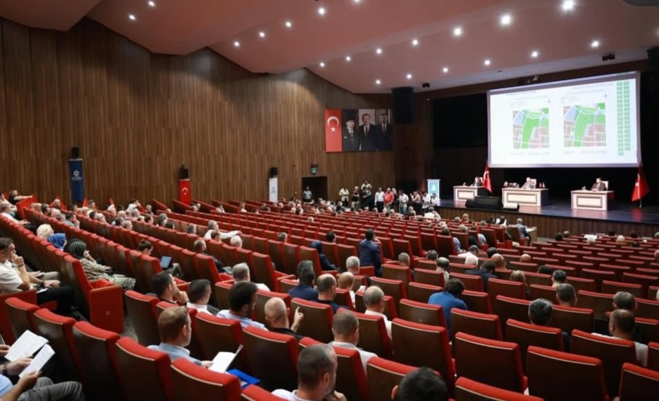 Büyükşehir Meclisi’nde Araç Kiralama Polemiği