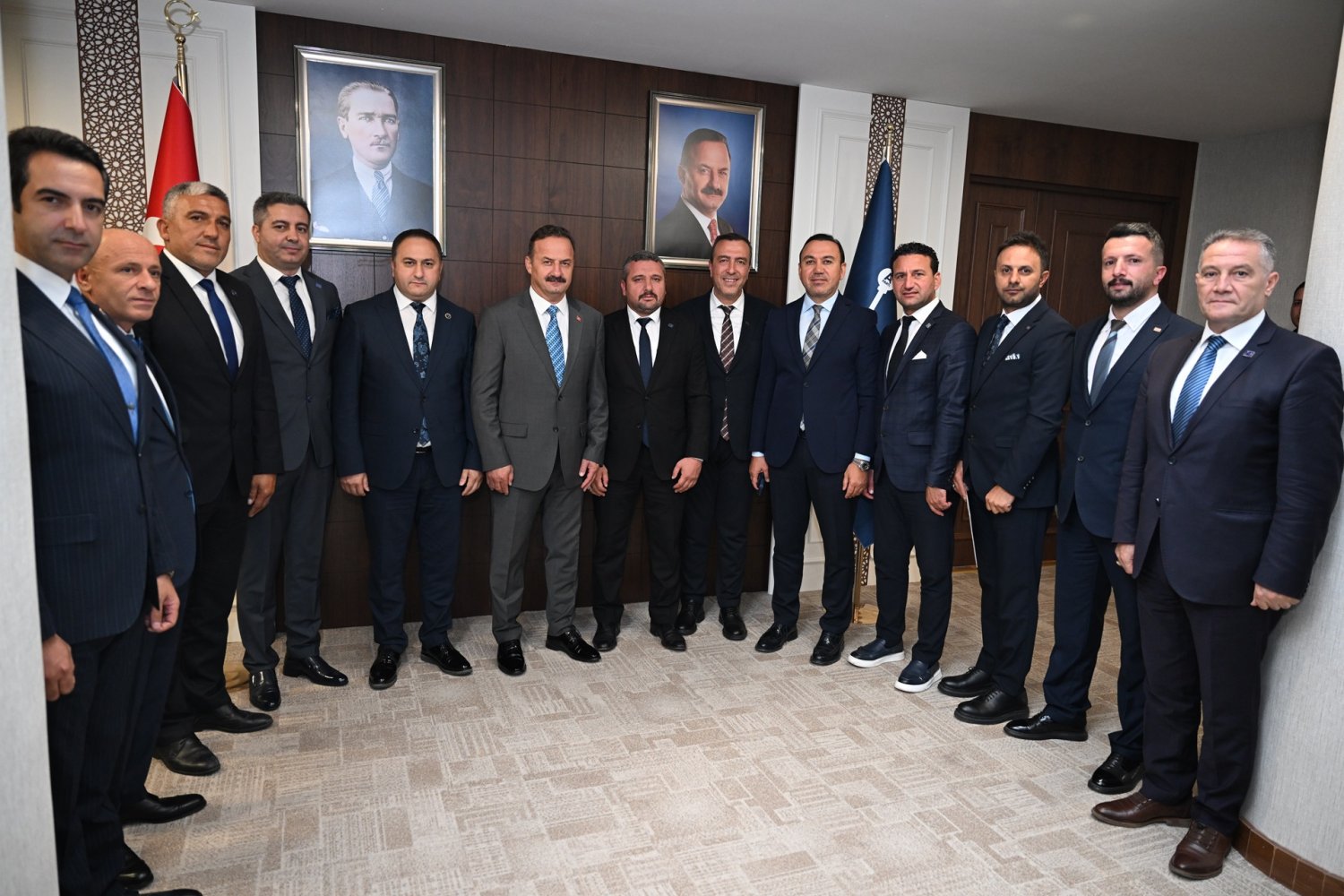 Anahtar Parti'de Yeni İlçe Başkanları Göreve Başladı