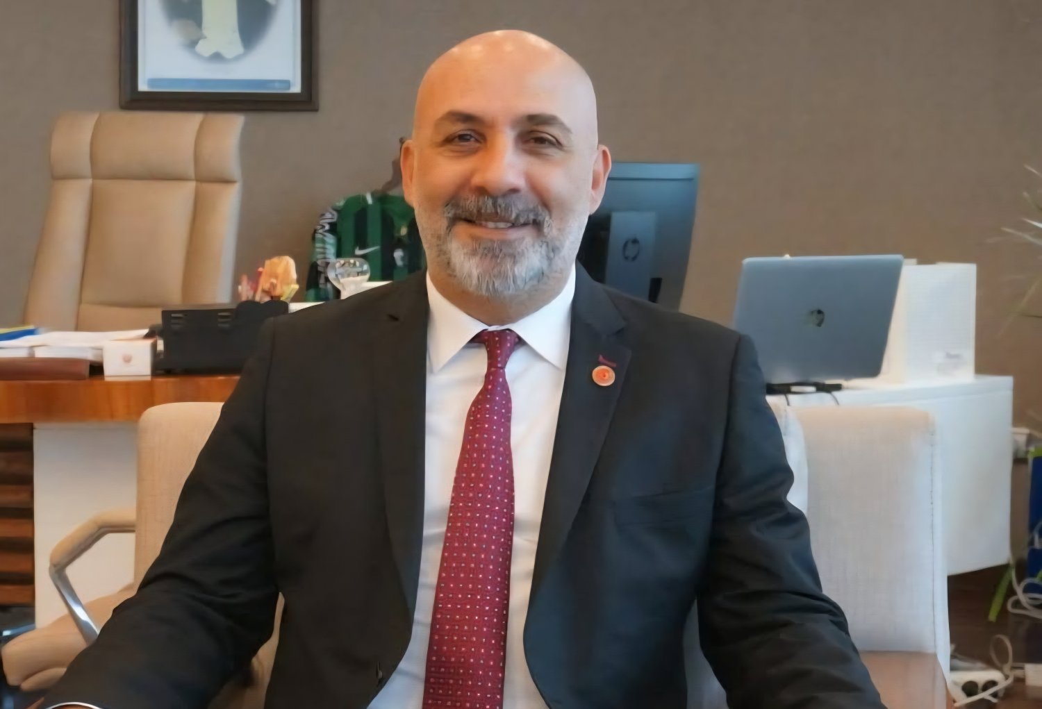 Hakan Tanta CHP ’den Sessiz Sedasız İstifa Etti