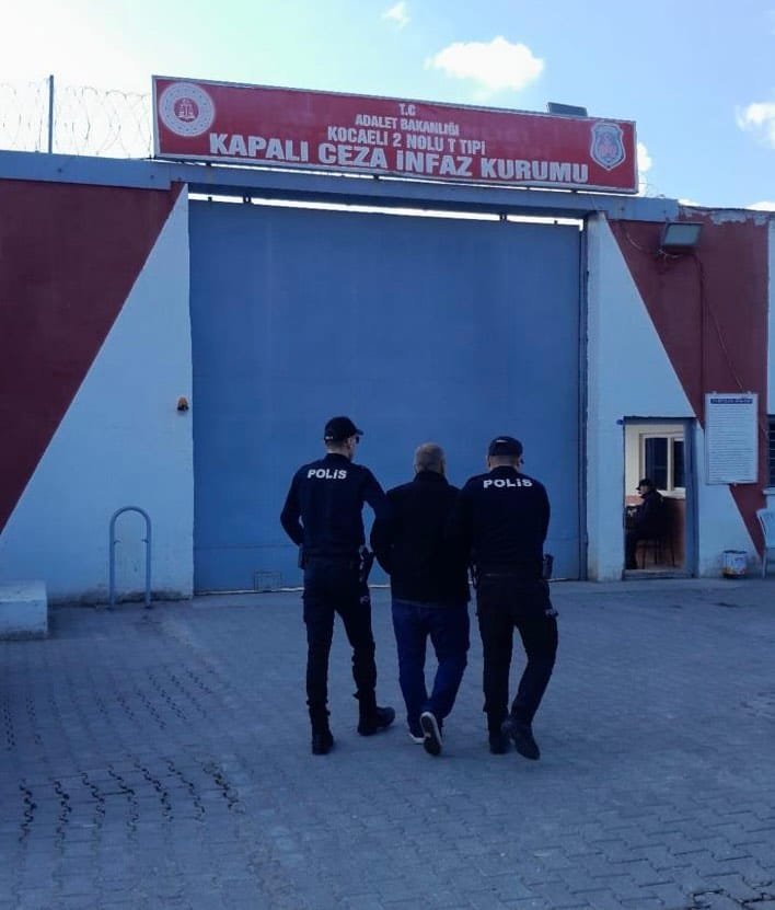 İzmit’te 37 Kayıtlı Dolandırıcı JASAT Operasyonuyla Yakalandı