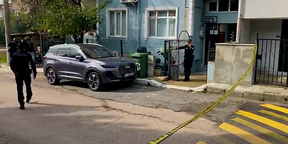 Körfez’de Dehşet: Eşini Bıçaklayarak Öldürdü, Ardından Kendini Yaraladı