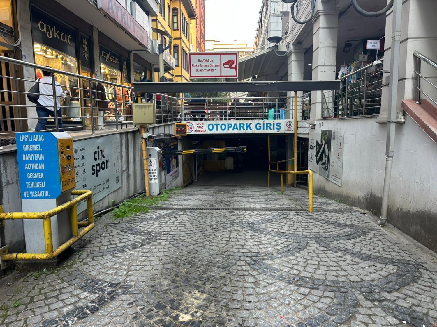 Belsa Otoparkı’nın 10 Yıllığına Kiraya Verilmesine Ak Parti Ve MHP’lilerden Tepki