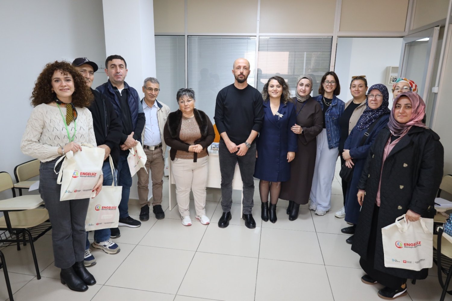 Engelsiz Ebeveyn Akademisi Cumhuriyet Yaşam Merkezi’ndeki İlk Eğitimle Başladı