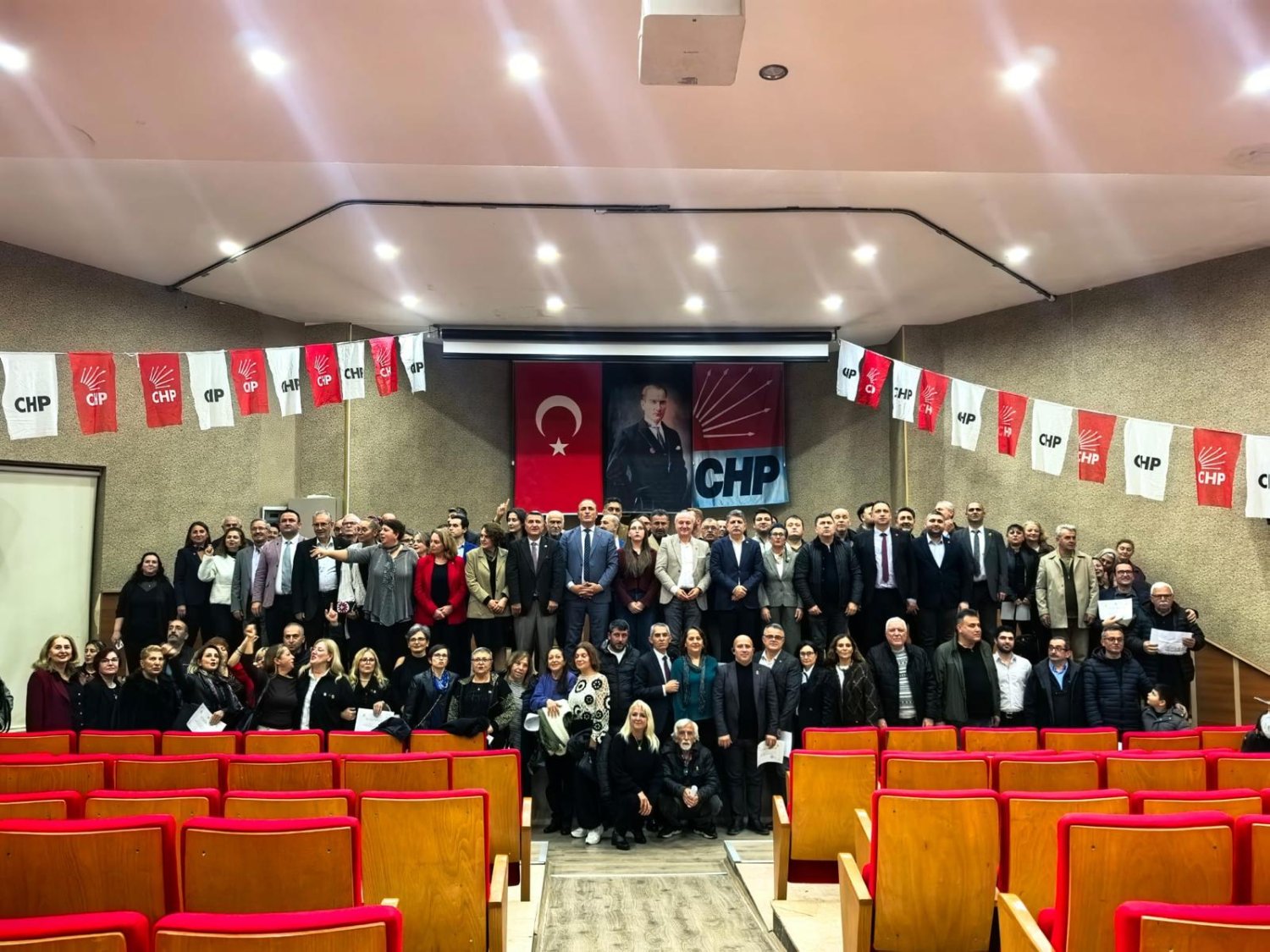 CHP Gölcük’te Mahalle Temsilcileri Yetki Belgelerini Aldı