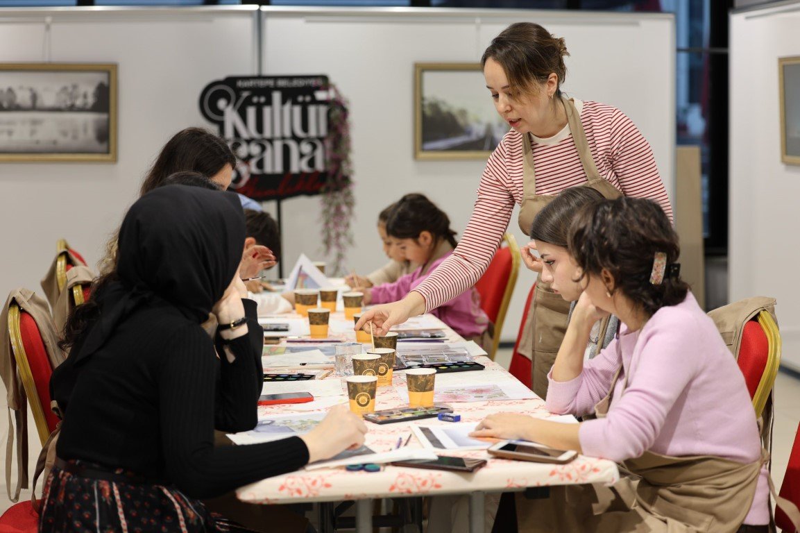 Minik Sanatçılar Kartepe’de Yarıyıl Tatilini Sanatla Noktaladı