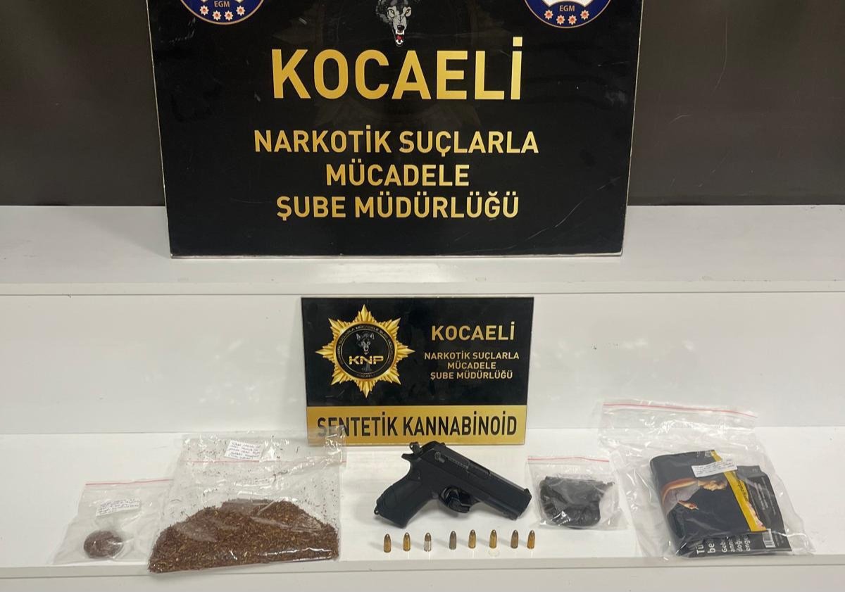 Narkotik Operasyonunda Uyuşturucu Ve Silah Ele Geçirildi