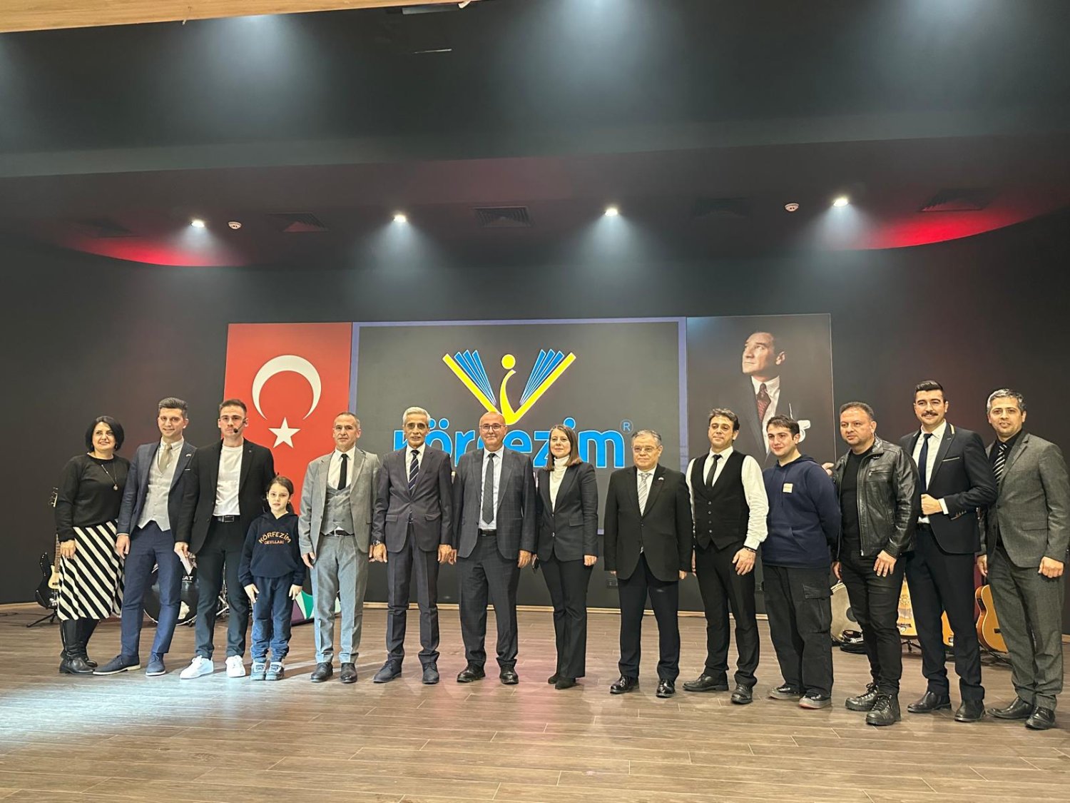 Özel Körfezim’den Sanata Destek: Öğrenciler Aileleriyle Sahneye Çıktı