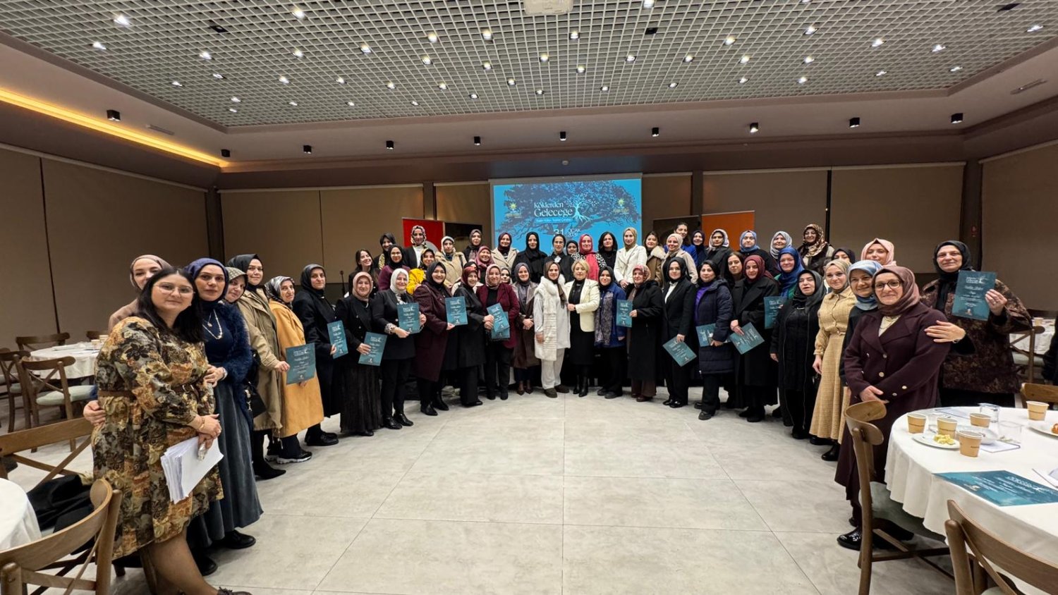 Ak Parti Kadın Kolları’ndan Kocaeli’de Köklerden Geleceğe Çalıştayı