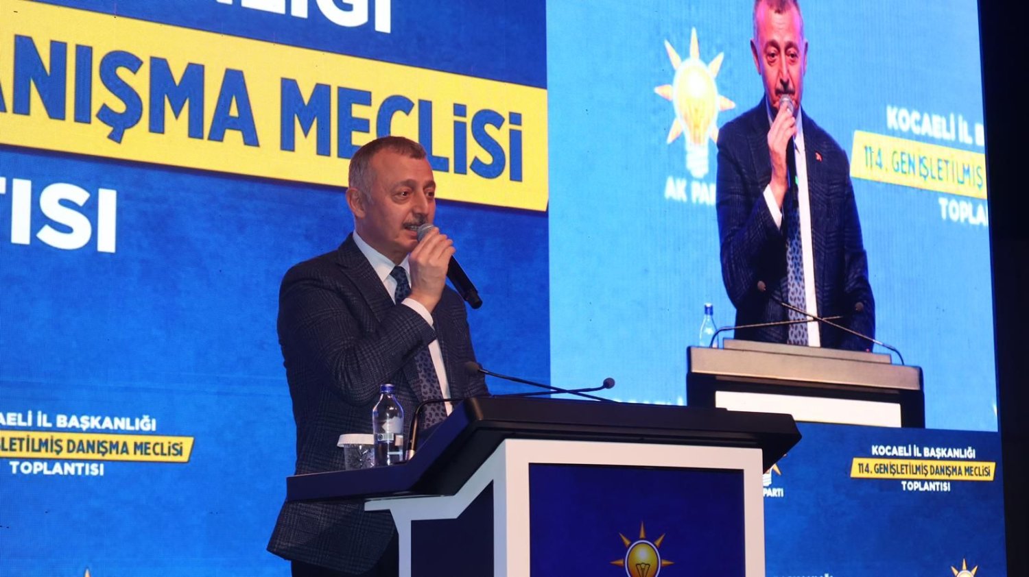 Büyükakın’dan Muhalefete Sert Mesaj: Belediyeler Yatma Yeri Değil