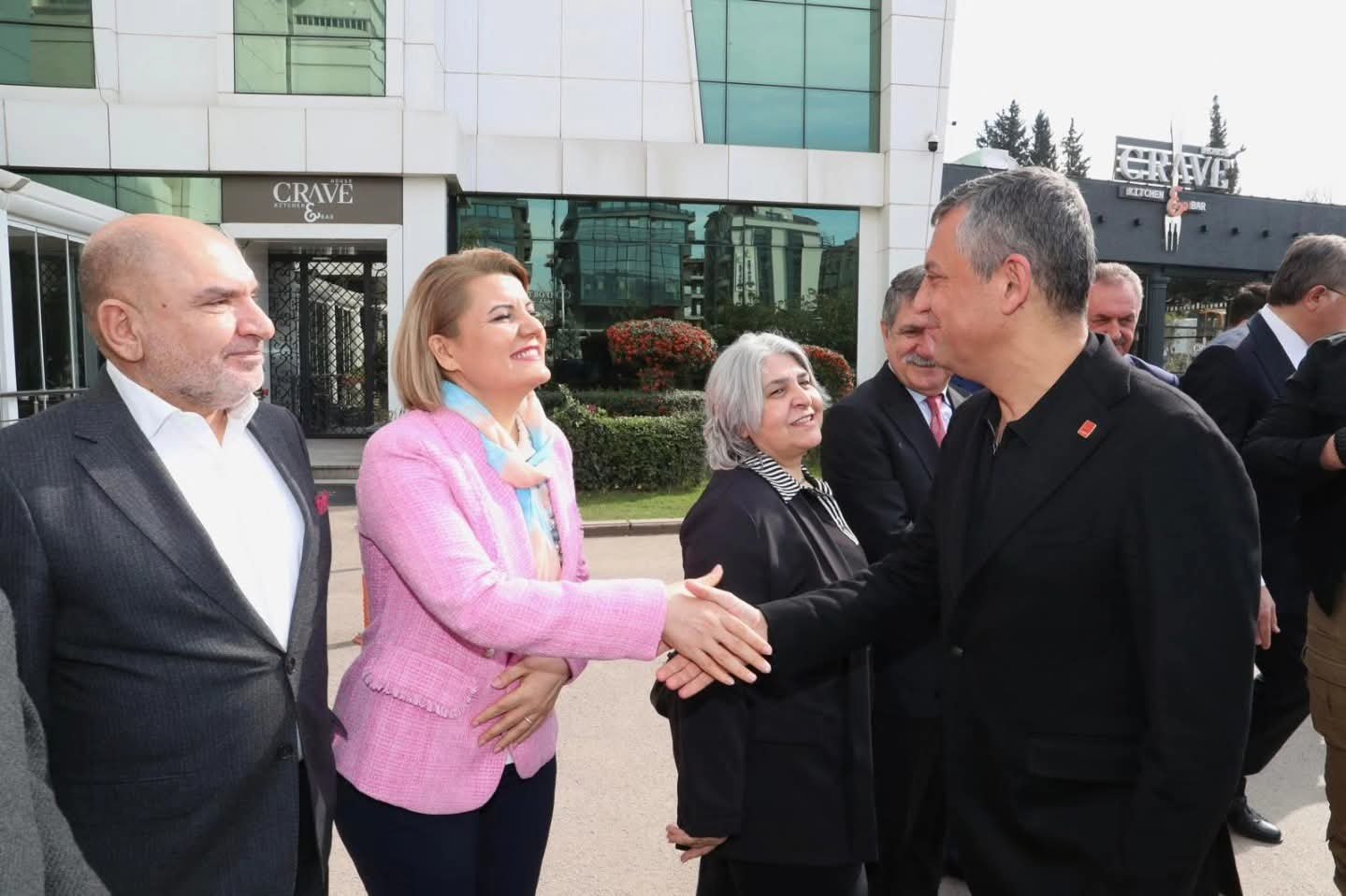 CHP Kocaeli Mitinginde  Özgür Özel'e Coşkulu Karşılama