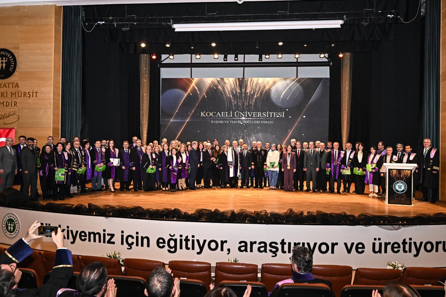 Akademik Başarıya Anlamlı Tören