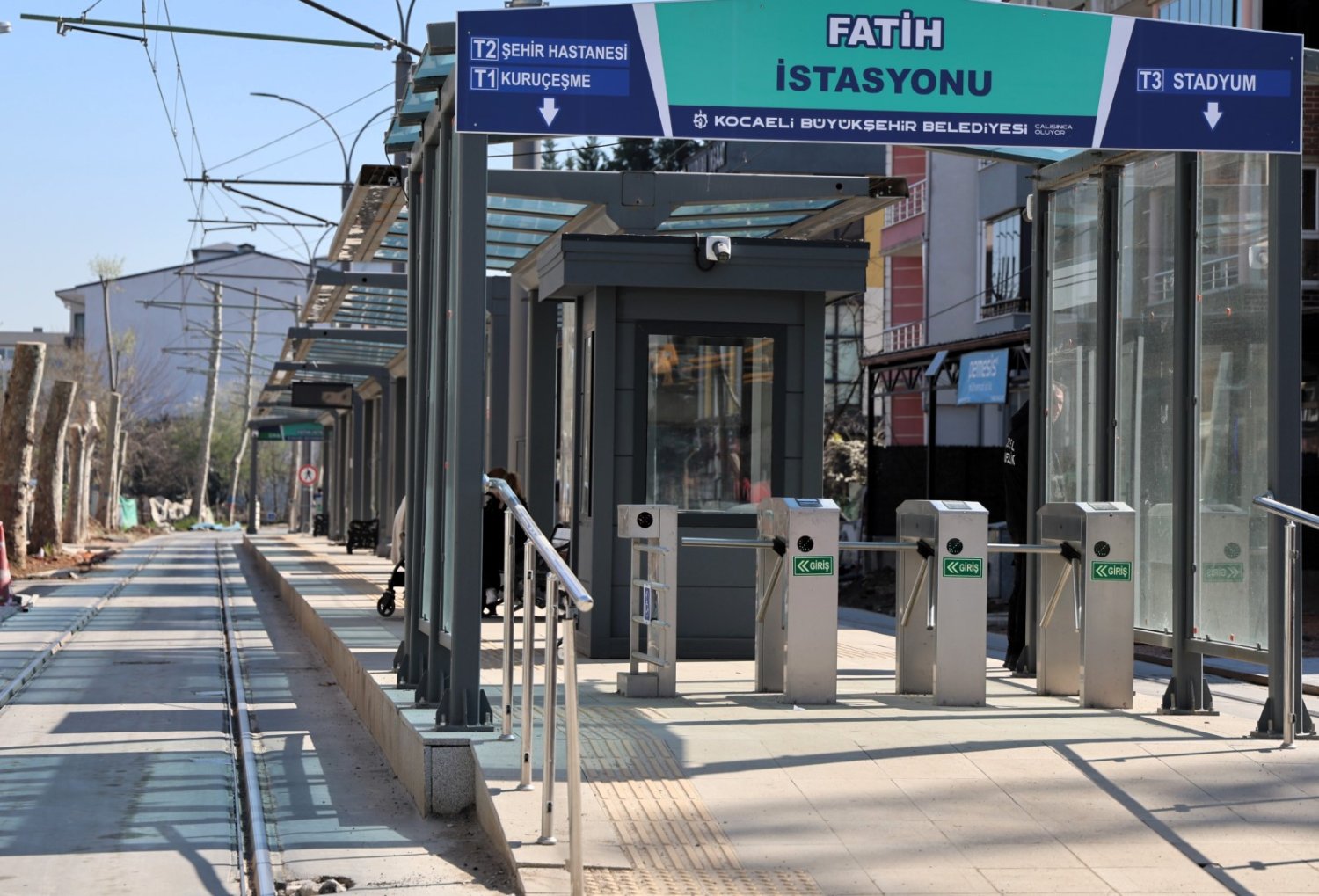 Alikahya İstikametinde 6 Durağın Tabelası Asıldı