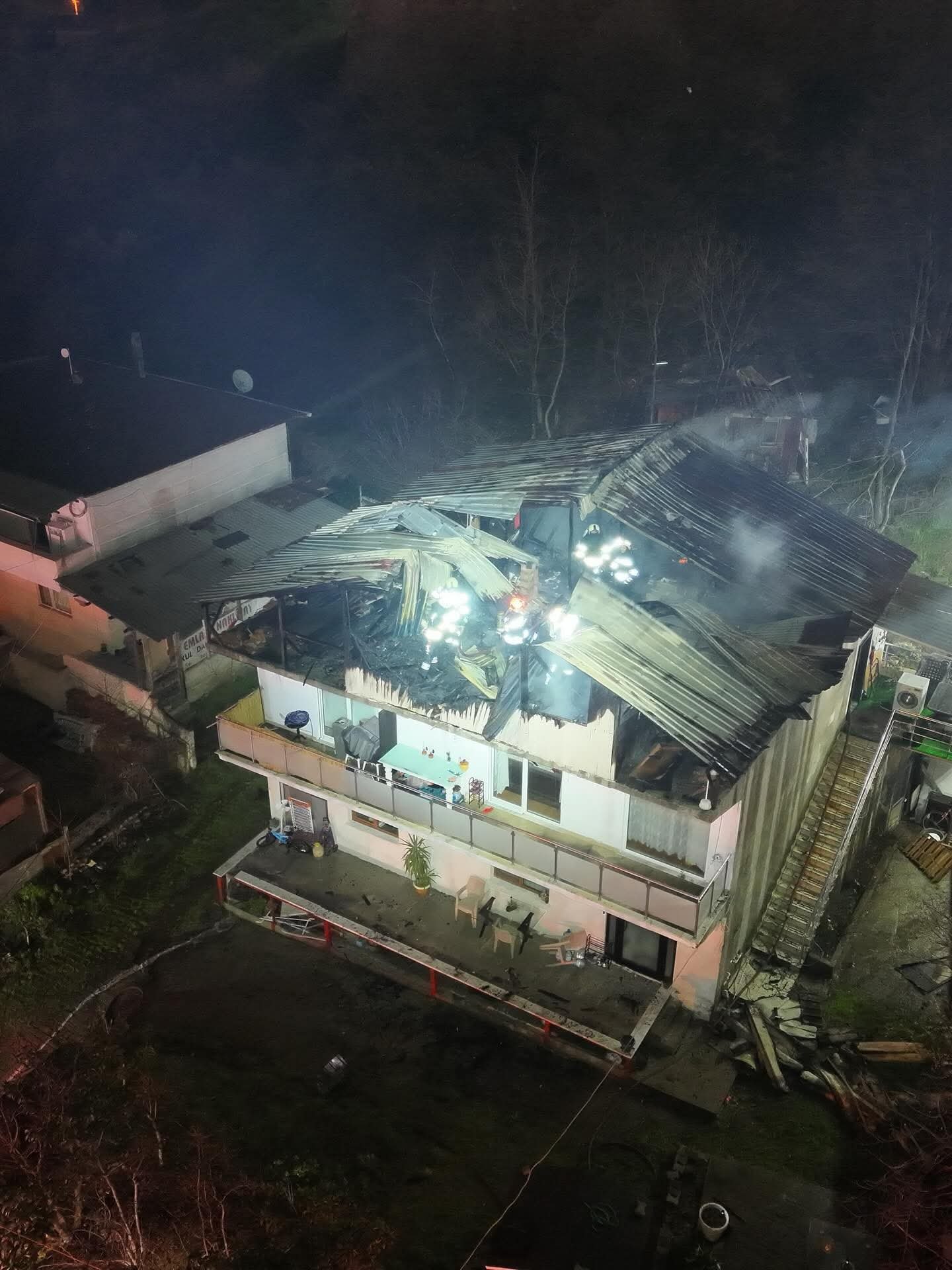 Başiskele Döngel’de Çatı Yangını