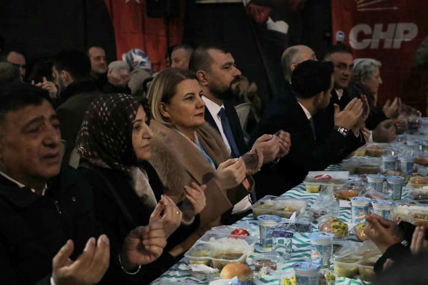 CHP Kartepe İftar Sofrasında  Bir Araya Geldi