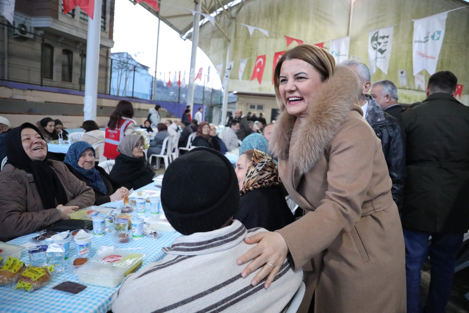 Fatma Başkan Akmeşeli Vatandaşlarla İftarda Buluştu