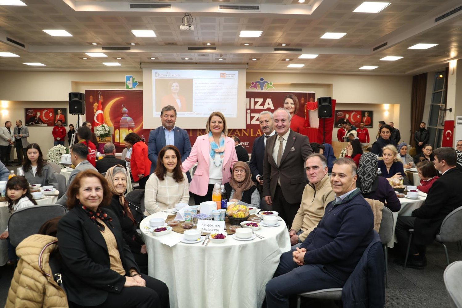 İzmit Belediyesinden Şehit Aileleri Ve Gazilere Vefa Sofrası