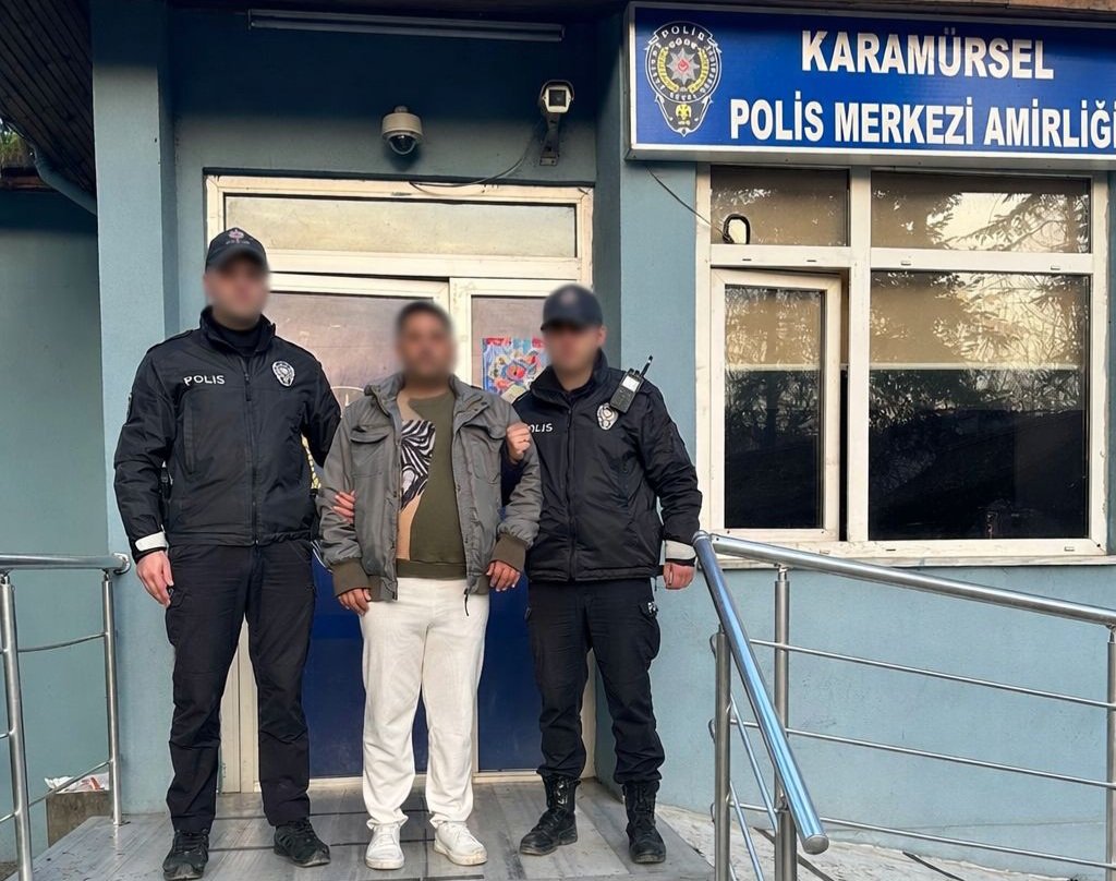 Kart Dolandırıcılığı Hükümlüsü Yakalandı