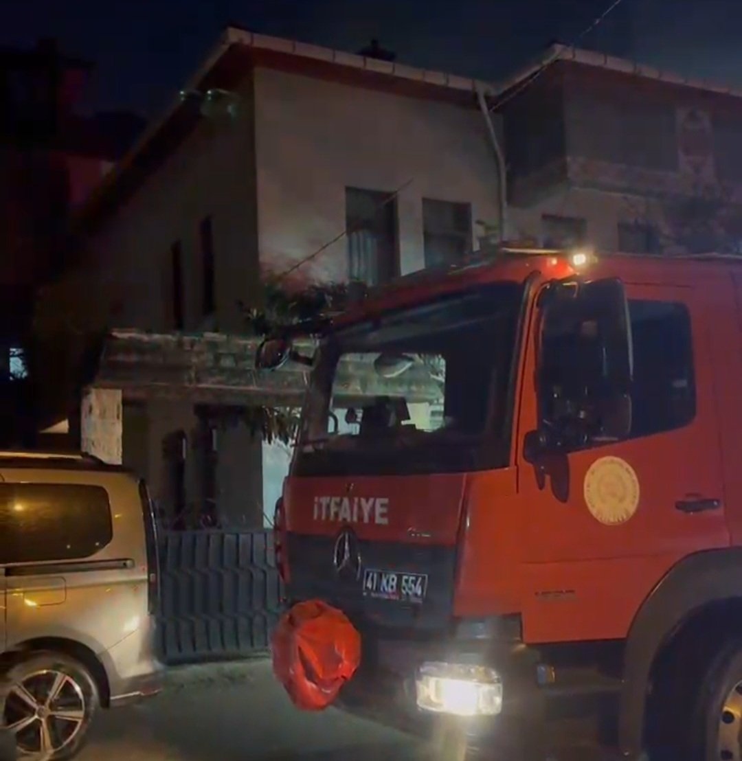Nezaket Sokak’ta Baca Yangını