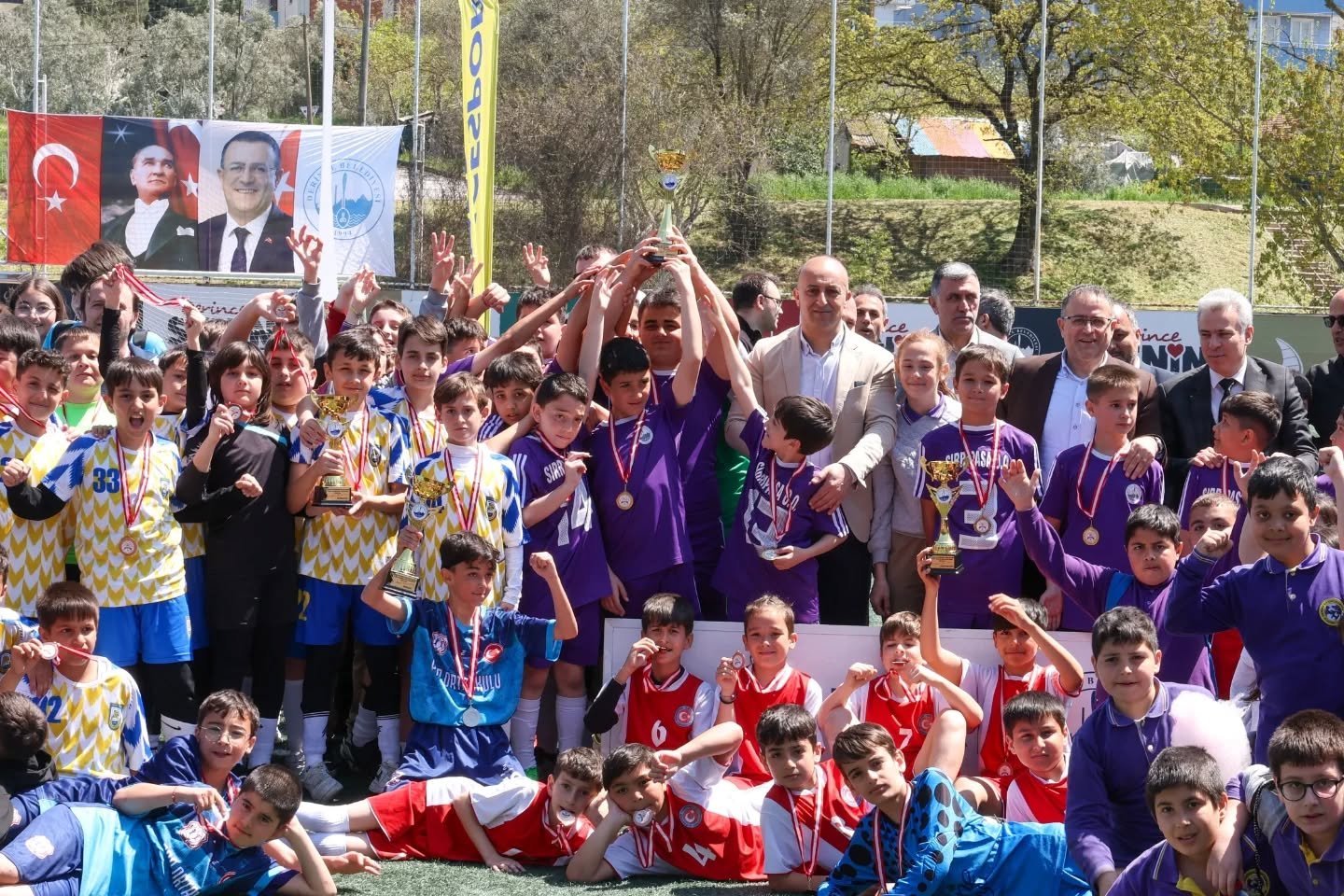 23 Nisan Futbol Turnuvası’nda Şampiyon Sırrıpaşa Ortaokulu