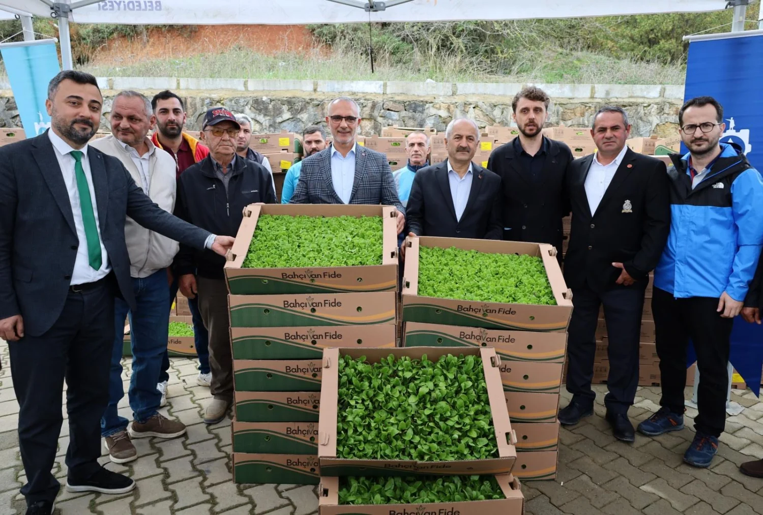 Kocaeli'de Çiftçilere Sebze Fidesi Desteği