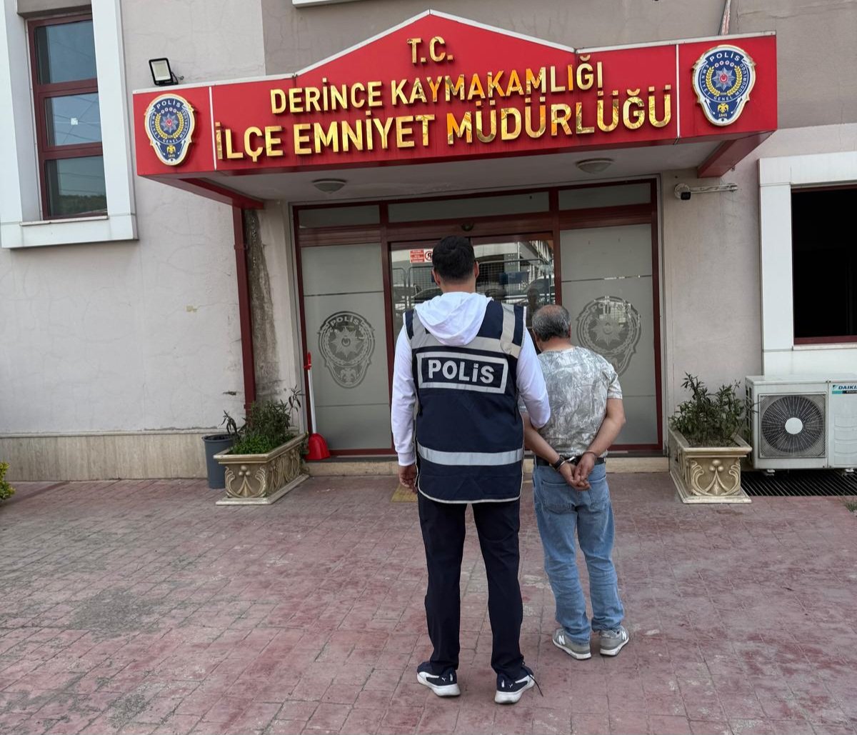 Aranan Şahıs Derince’de Yakalandı