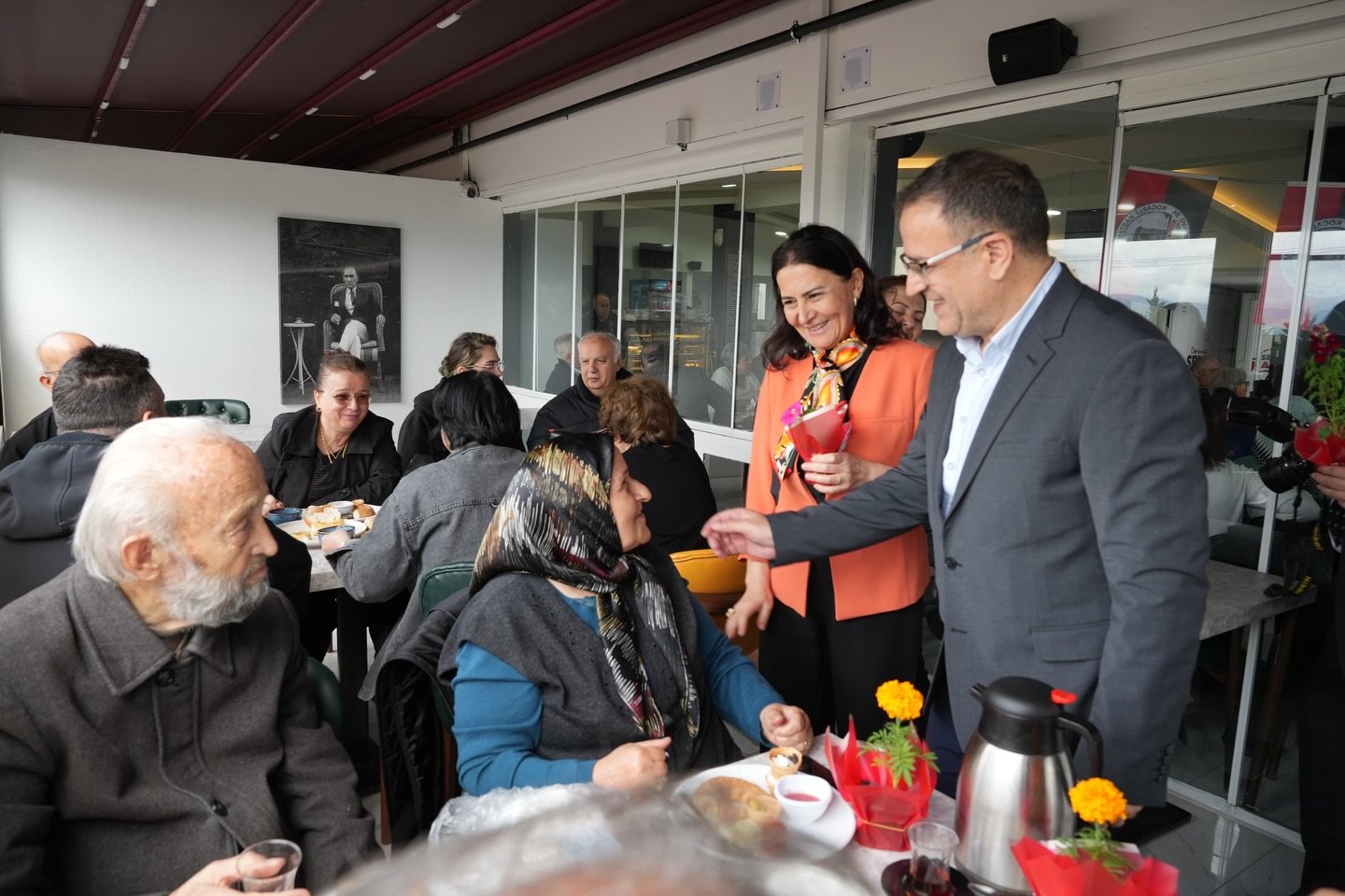 Derince’de Anneler Gününe Anlamlı Kutlama