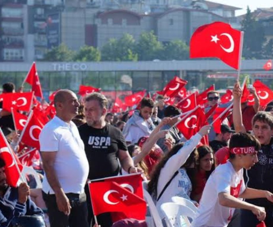  81 İlin Valiliğine Talimat: YKS İçin Dev Ekranlara Yasak Geldi! 