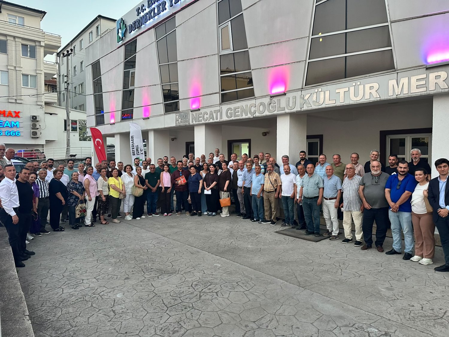 CHP İzmit, Mahalle Temsilcileriyle Sahaya Hazırlanıyor