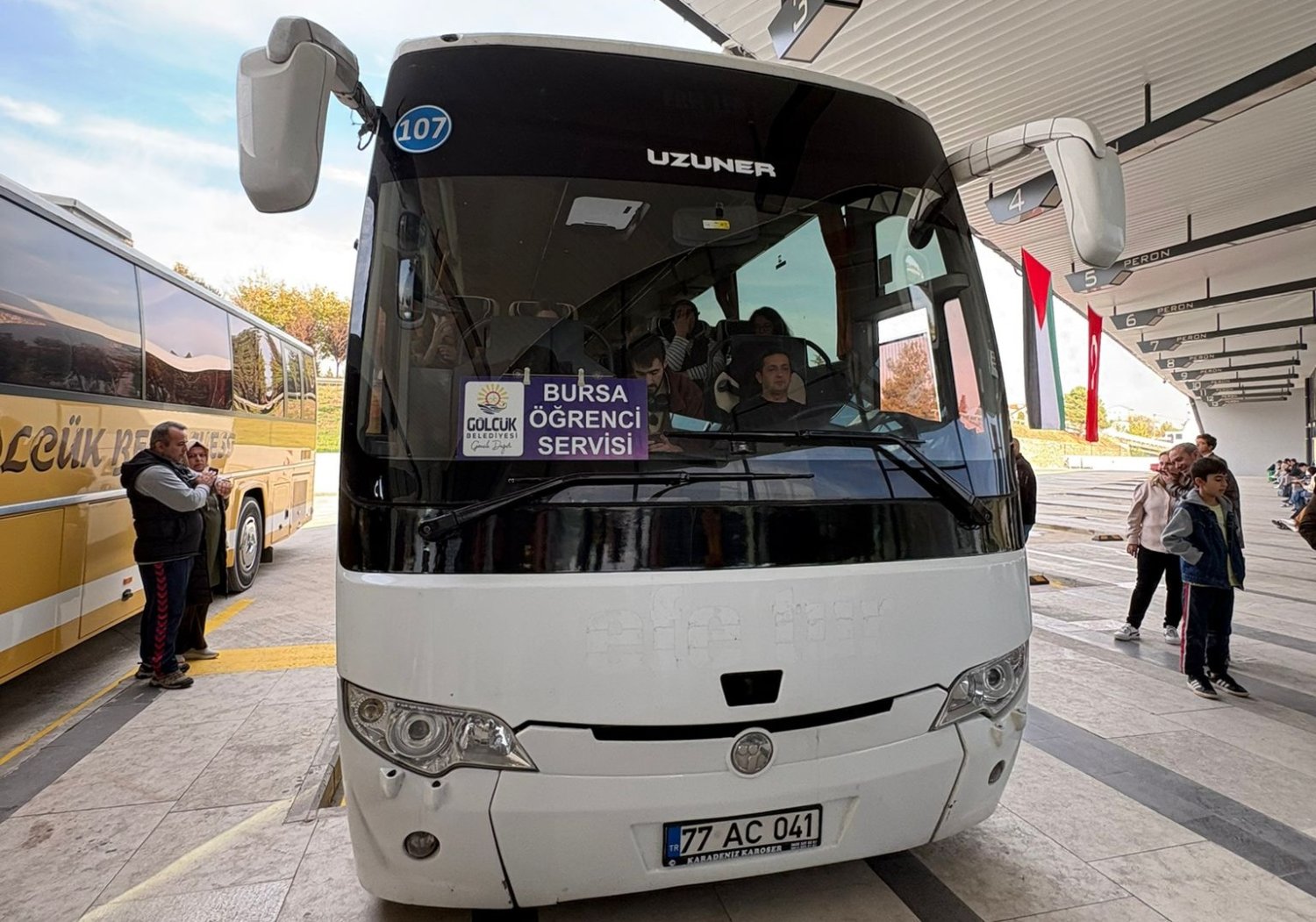 Gölcük Belediyesi Üniversite Öğrencilerinin Eğitim Yolculuğunda Yanlarında