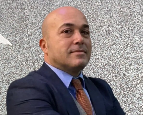  İzmitli Sağlıkçı Evinde Hayatını Kaybetti