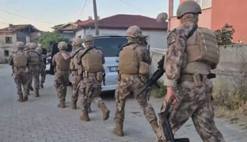 Kocaeli'de Silah Kaçakçılığına Büyük Darbe