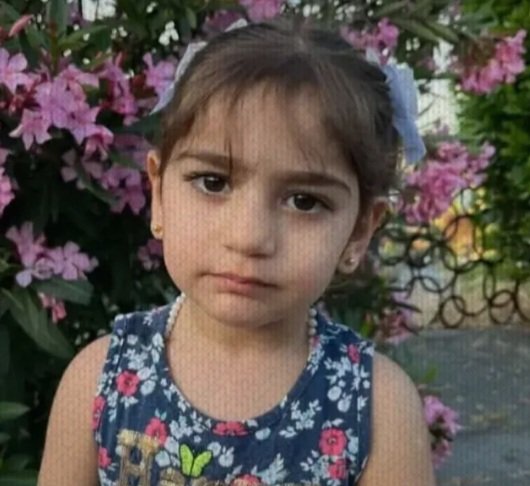 Körfez’de 3 Yaşındaki Evin Özpolat 4. Kattan Düşerek Hayatını Kaybetti