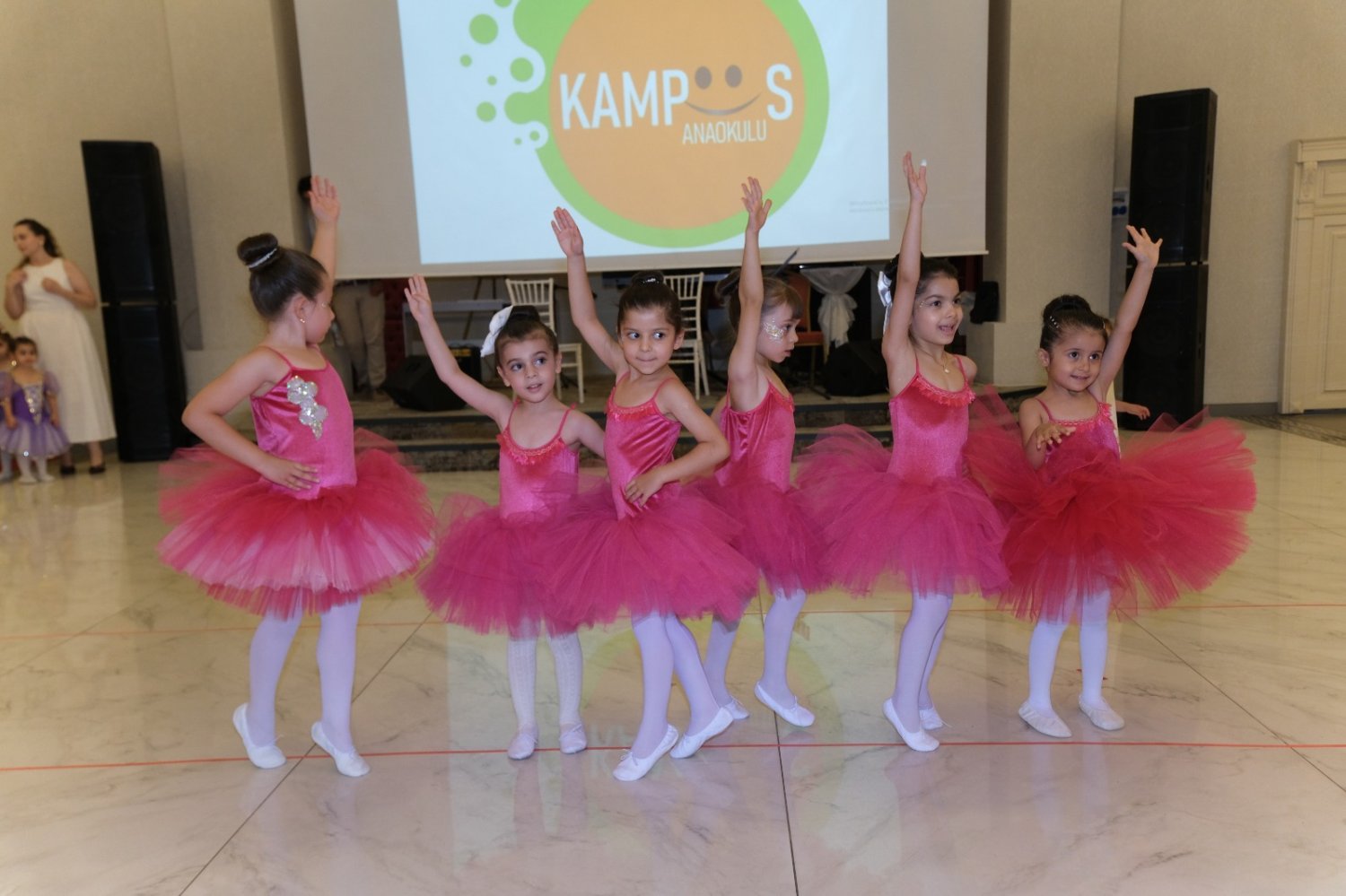 Özel Ünlü Kampüs'te Mezuniyet Ve Yıl Sonu Coşkusu