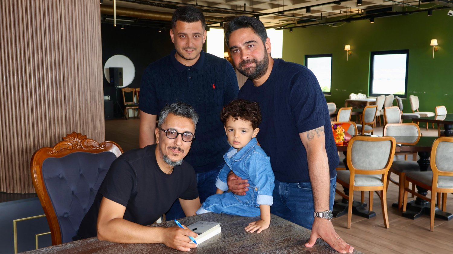 Soysal’ın İmza Gününe Edebiyat Severlerden Yoğun İlgi 