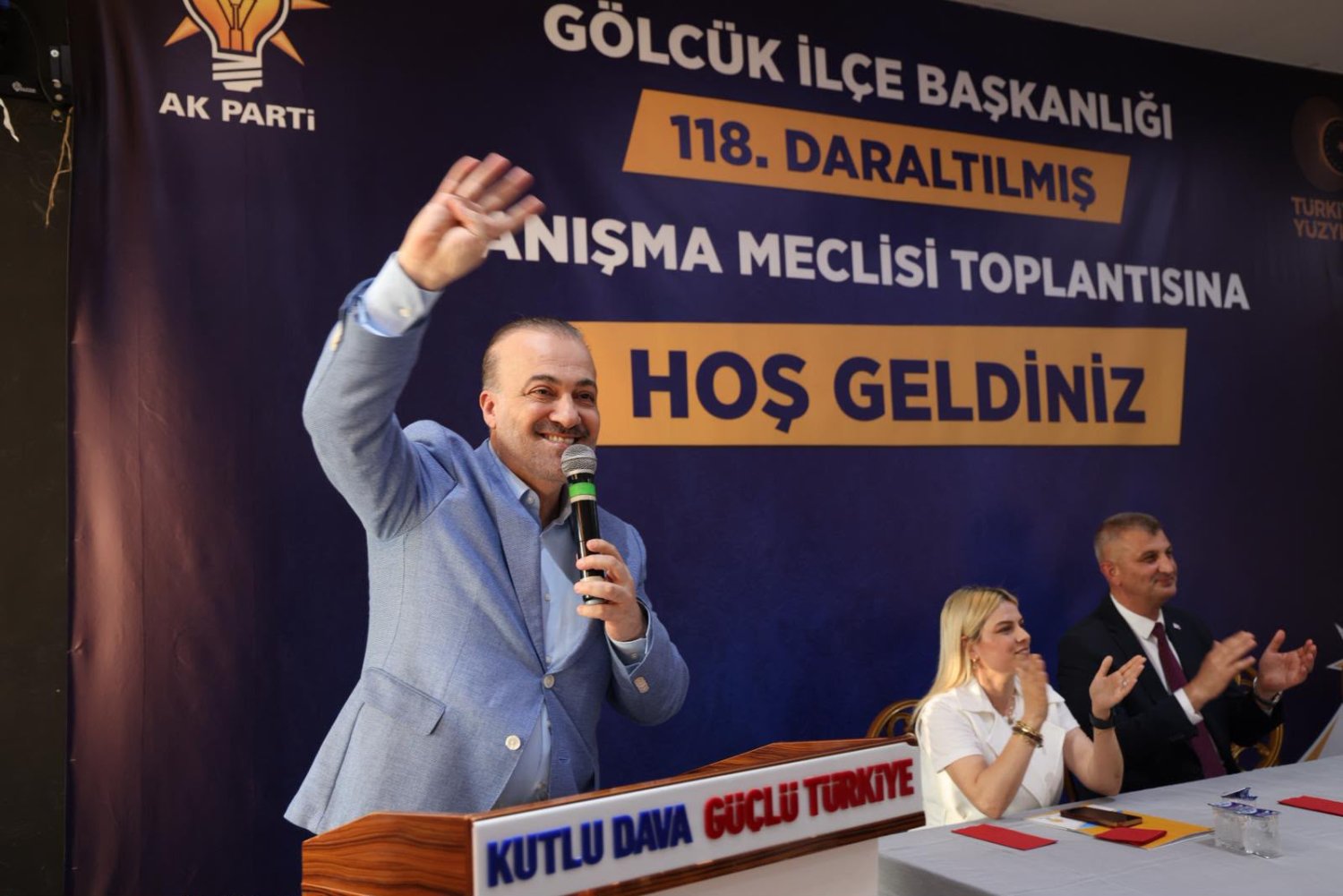 Ak Parti Bir Türkiye Kitabıdır